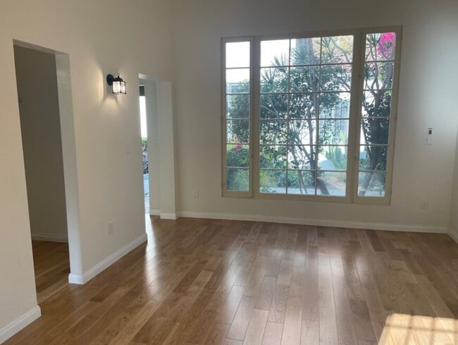 1230-1232 N Flores St in West Hollywood, CA - Building Photo - Building Photo