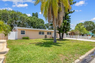 236 E Grant Ave in Cocoa Beach, FL - Building Photo - Building Photo