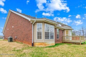 8838 Stony Falls Way in Jeffersontown, KY - Building Photo - Building Photo