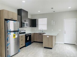 10 Sugar Gdn Dr in Pharr, TX - Building Photo - Building Photo