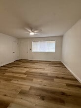 214 Madison Ave in Florence, AL - Foto de edificio - Building Photo