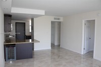 2930 Point E Dr in Aventura, FL - Building Photo - Building Photo