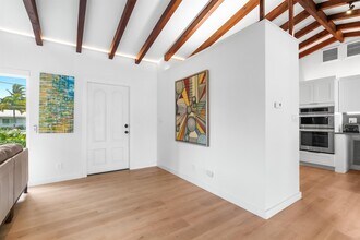 273 Tropic Dr in Lauderdale-by-the-Sea, FL - Building Photo - Building Photo