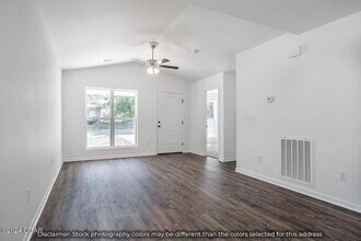 608 S Cowgill Ave in Carl Junction, MO - Building Photo - Building Photo