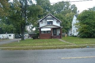 2410 Tremainsville Rd in Toledo, OH - Building Photo - Building Photo