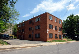 5012 Bass Pl SE in Washington, DC - Building Photo - Building Photo