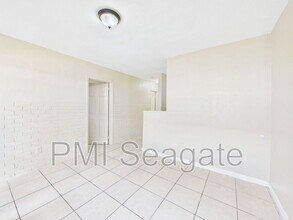 2711 NW 1st St in Pompano Beach, FL - Building Photo - Building Photo