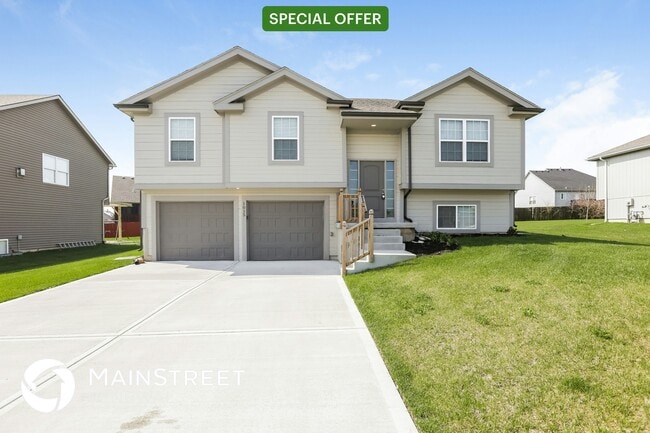 1015 Clayton Dr