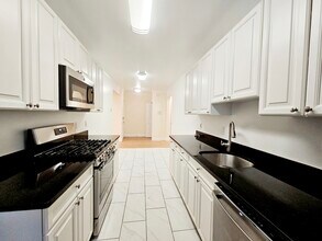 31 Harris St, Unit 2 in Brookline, MA - Building Photo - Building Photo