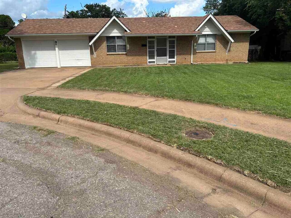 3 Rene Cir in Wichita Falls, TX - Foto de edificio