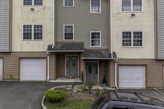 29 Bethune Blvd in Spring Valley, NY - Building Photo - Building Photo