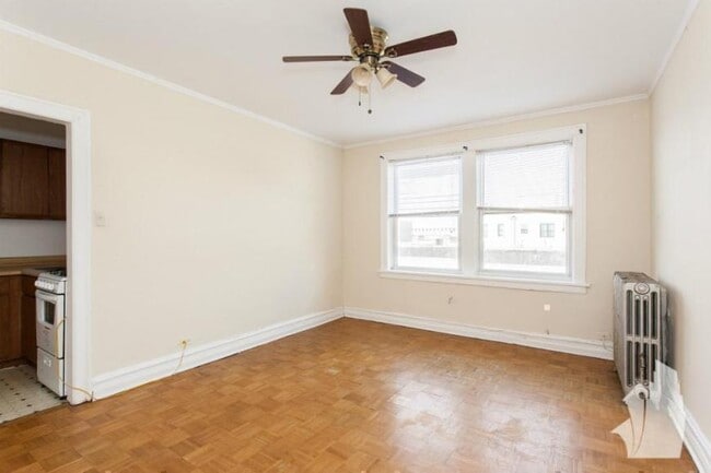 property at 711 W Belmont Ave