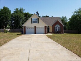 115 Silverberry Ct in Raeford, NC - Building Photo