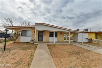 4912 Sun Valley Dr in El Paso, TX - Building Photo - Building Photo