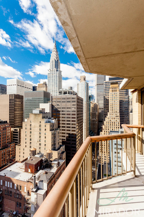 Falcon Tower in New York, NY - Building Photo