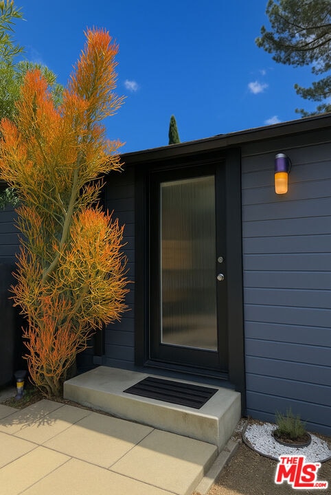 3252 De Witt Dr in Los Angeles, CA - Building Photo - Building Photo