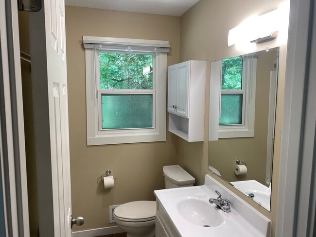 10610 Johnson Cir, Unit 10610 Johnson Cir in Minneapolis, MN - Building Photo - Building Photo