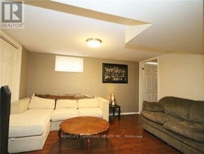 245 Windsor St in Oshawa, ON - Building Photo - Building Photo