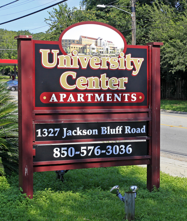 University Center Apartments in Tallahassee, FL - Foto de edificio - Building Photo