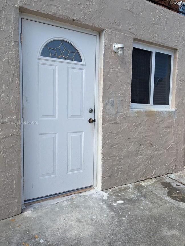 1078 W 42nd Pl in Hialeah, FL - Building Photo - Building Photo