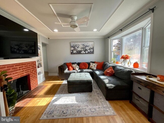 property at 6822 Donahue Ct