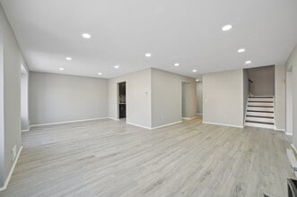 11 Freedom Ct in Montville, NJ - Foto de edificio - Building Photo