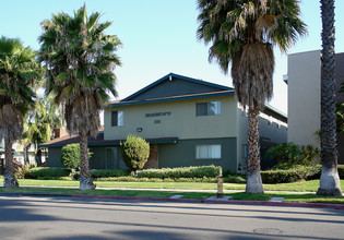 Briar Crest in Garden Grove, CA - Building Photo - Building Photo