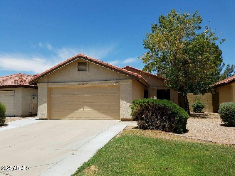2442 W Park Ave in Chandler, AZ - Foto de edificio