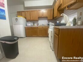 1786 Beacon St, Unit 1788-1A in Brookline, MA - Building Photo