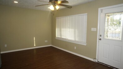 705 Fairview Ave in College Station, TX - Building Photo - Building Photo