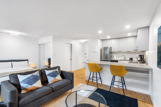 1190 W 10th Ave in Vancouver, BC - Building Photo - Building Photo
