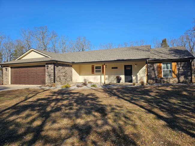 1530 Burchfiel Mountain Trl in Cedarville, AR - Building Photo - Building Photo