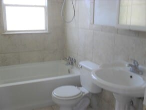 703 N 1st St in Copperas Cove, TX - Foto de edificio - Building Photo