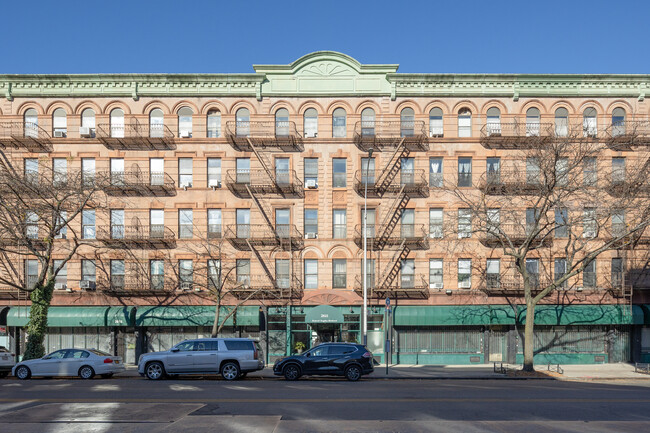 2611-2615 Frederick Douglass Blvd in New York, NY - Foto de edificio - Building Photo