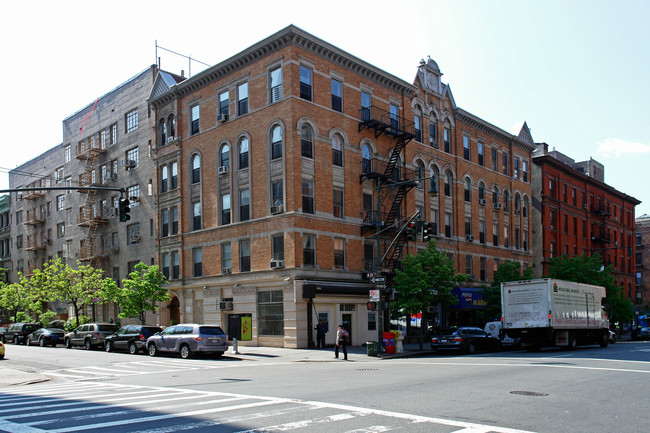 569-577 Columbus Ave in New York, NY - Building Photo - Building Photo