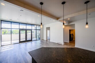 423 W College Ave, Unit 203 in Appleton, WI - Building Photo - Building Photo