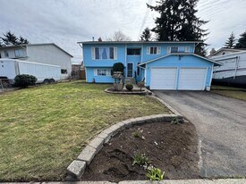 11909 SE 210th Pl in Kent, WA - Building Photo