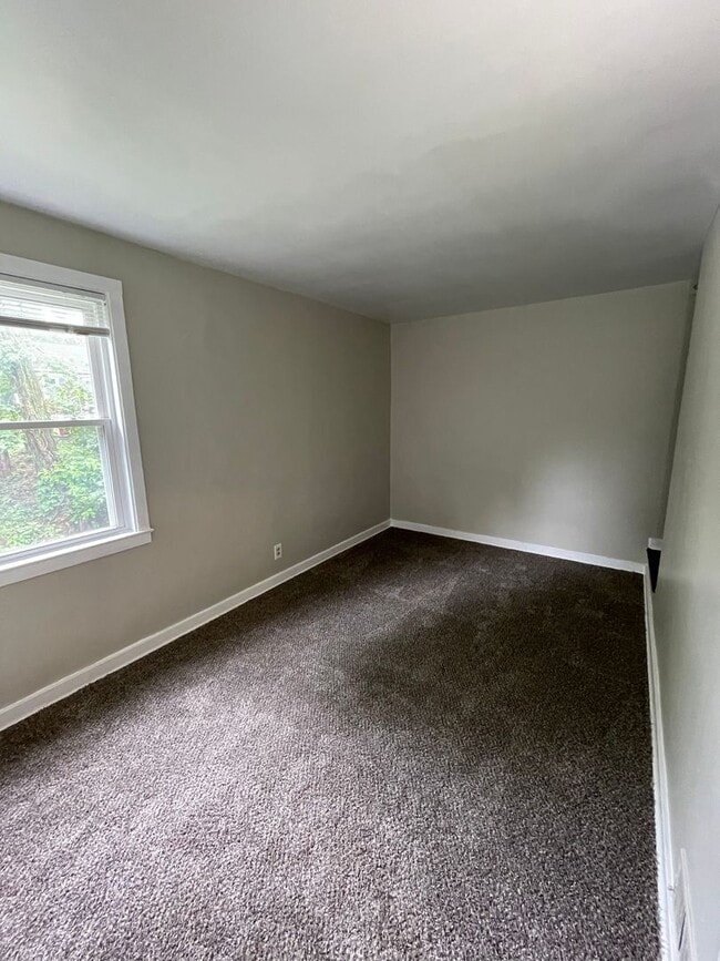 422-426 Cedar Dr in Coraopolis, PA - Building Photo - Building Photo