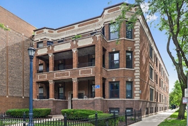 1260 W Leland Ave, Unit 2