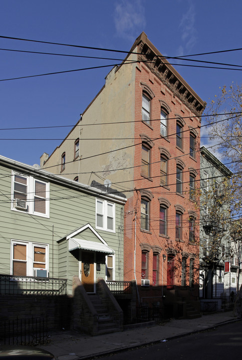 328 5th St in Jersey City, NJ - Building Photo