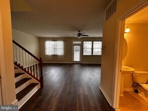 212 Bowling Green Cir in Stephens City, VA - Building Photo - Building Photo