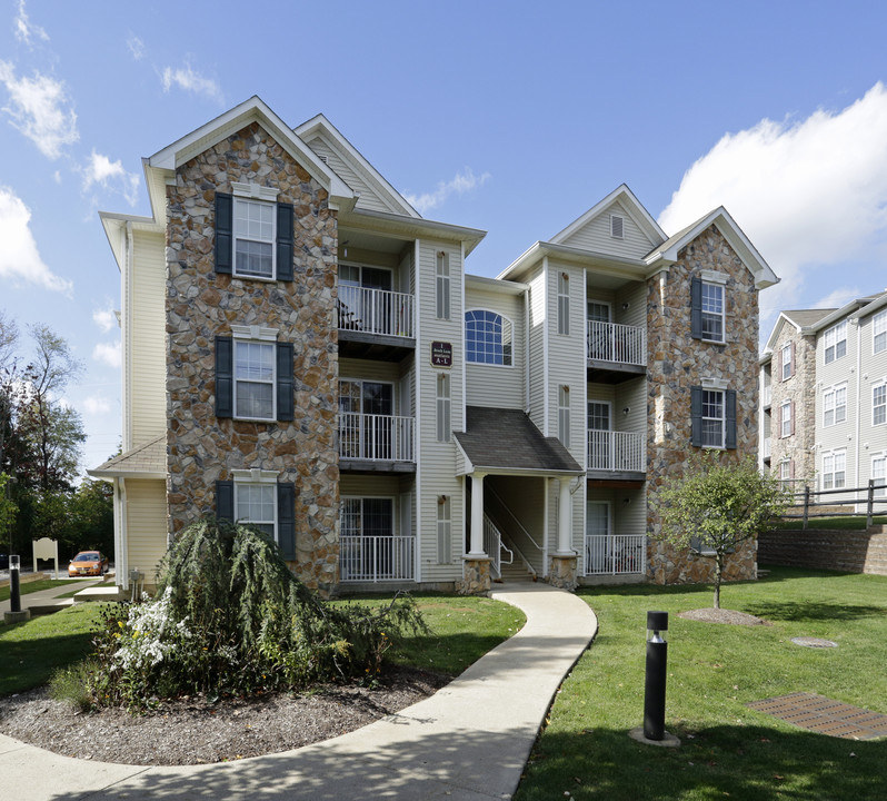 Camelot at Woodfield in Hackettstown, NJ - Foto de edificio