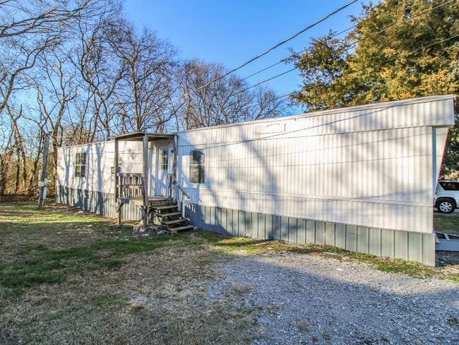 1810 Vales Mill Rd in Pulaski, TN - Building Photo - Building Photo