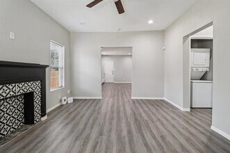 418 Lansing St in Dallas, TX - Building Photo - Building Photo