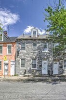 49 W Farnum St in Lancaster, PA - Building Photo