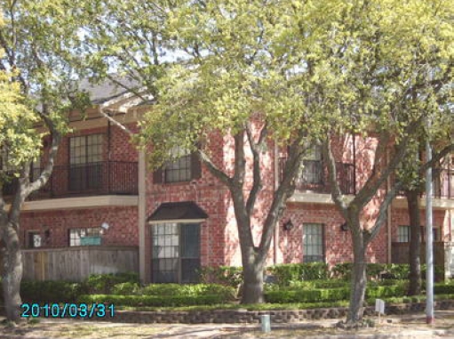 Braesmont Place Apartments in Houston, TX - Building Photo