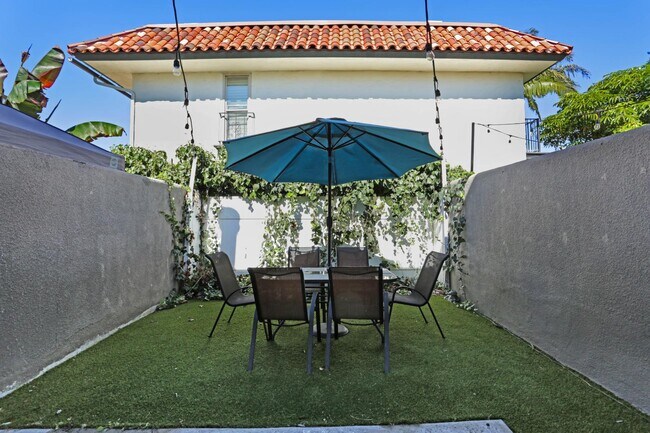 3054 Rue D’Orleans in San Diego, CA - Building Photo - Building Photo