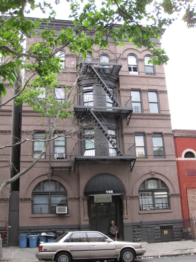 156 Vernon Ave in Brooklyn, NY - Building Photo - Building Photo