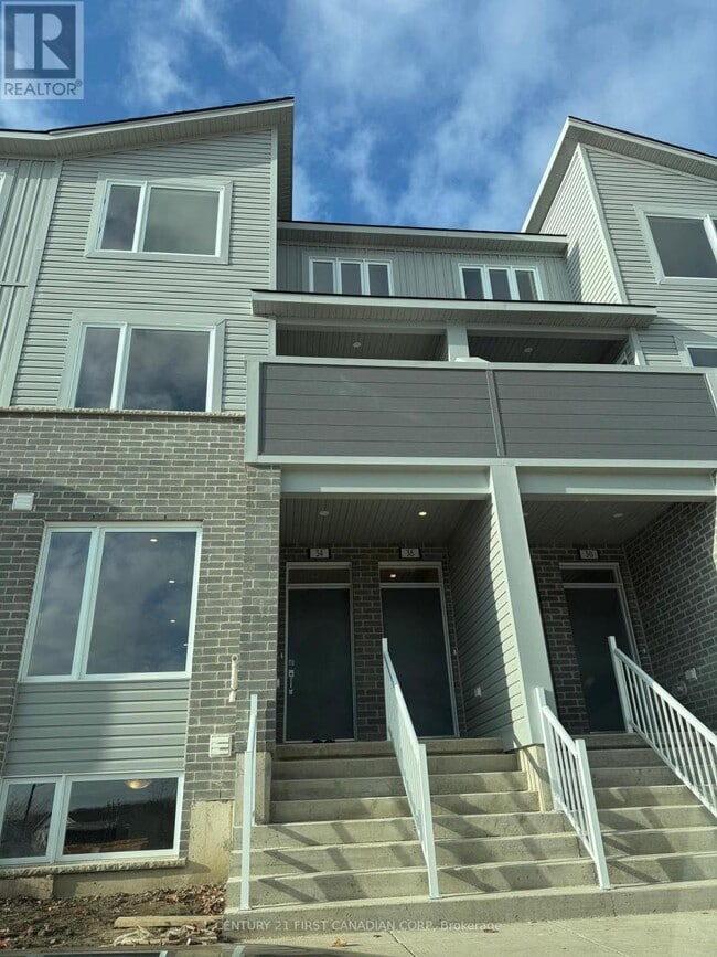 property at 925 Deveron Crescent