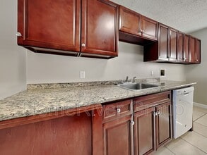 681 W Rosewood Ln in Tavares, FL - Building Photo - Building Photo